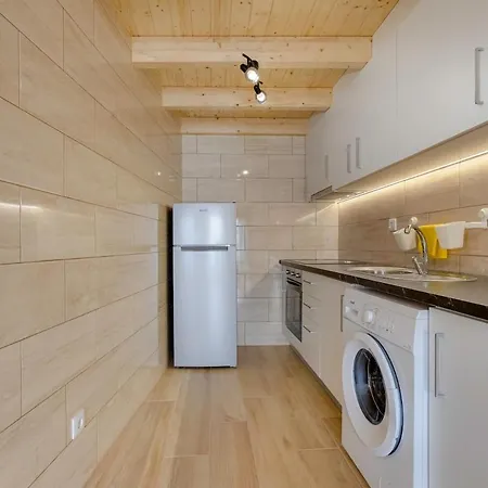 Semesterbostad Almadena Grey House